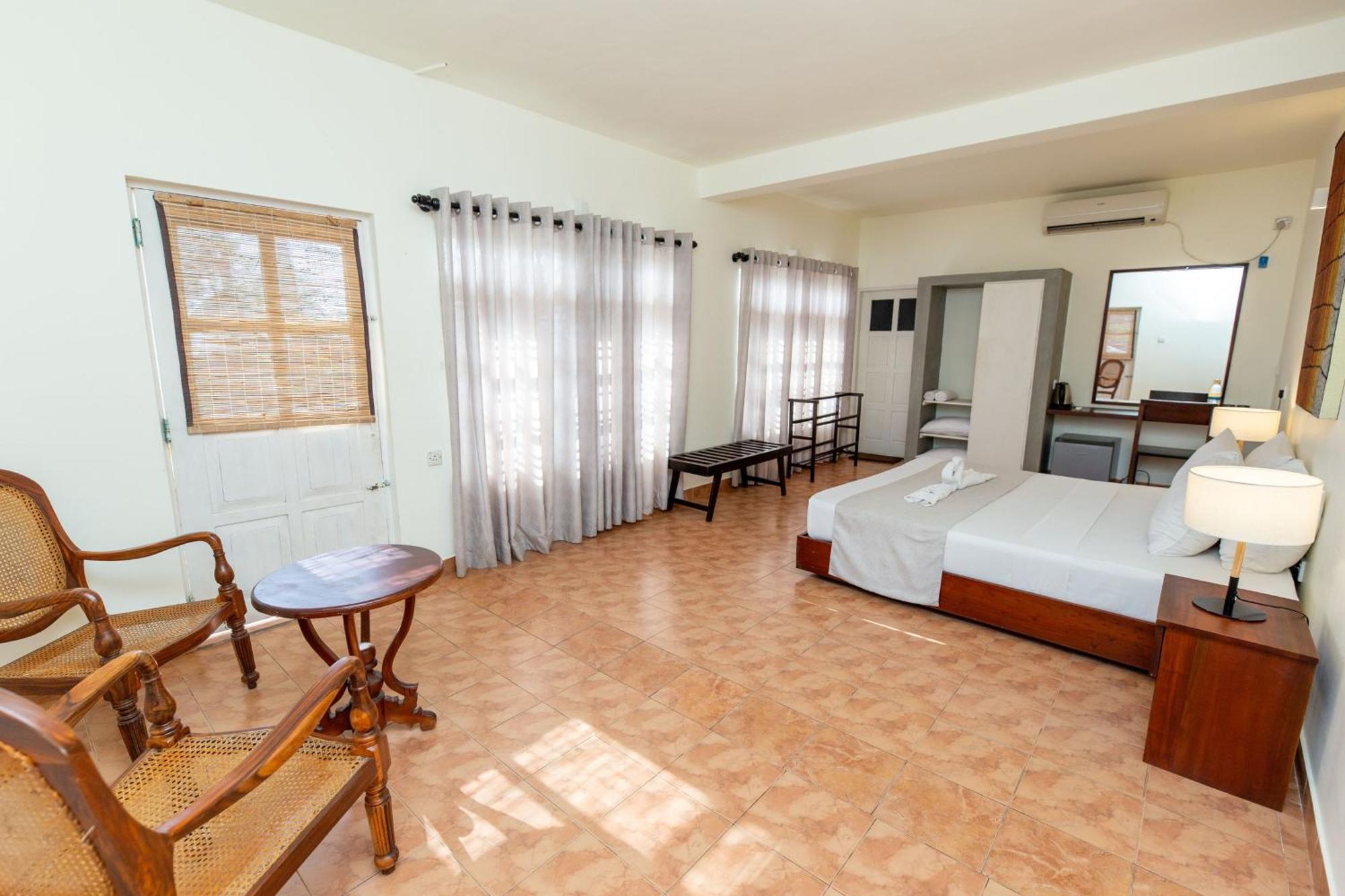 Shangrela Beach Resort By Ark อัมบาลังโกดา ภายนอก รูปภาพ