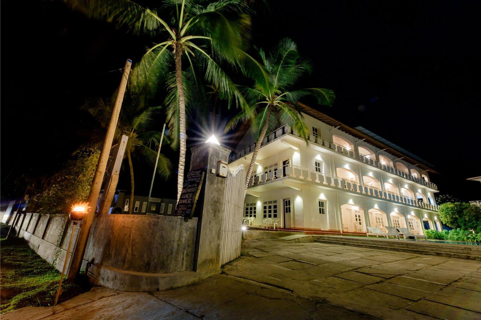 Shangrela Beach Resort By Ark อัมบาลังโกดา ภายนอก รูปภาพ